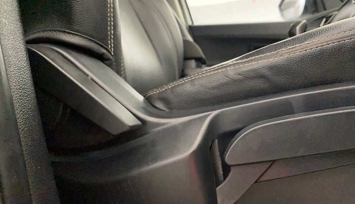 2020 Tata Harrier XM 2.0L KRYOTEC, Diesel, Manual, 95,754 km, Driver Side Adjustment Panel