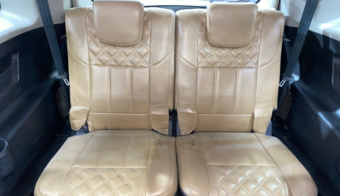 2021 Mahindra XUV500 W5, Diesel, Manual, 98,119 km, Third Seat Row ( optional )