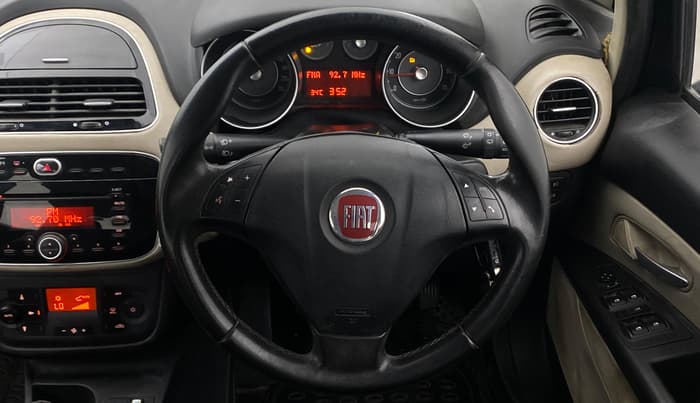 2015 Fiat Punto EVO EMOTION 1.3 MULTIJET, Diesel, Manual, 1,30,380 km, Steering Wheel Close Up