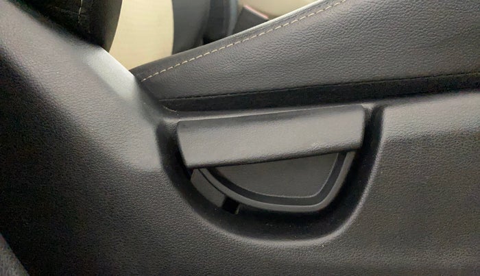 2019 Hyundai NEW SANTRO MAGNA, Petrol, Manual, 11,994 km, Driver Side Adjustment Panel