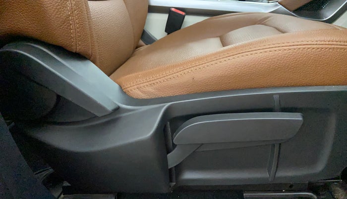 2022 Tata Safari XT PLUS, Diesel, Manual, 39,402 km, Driver Side Adjustment Panel
