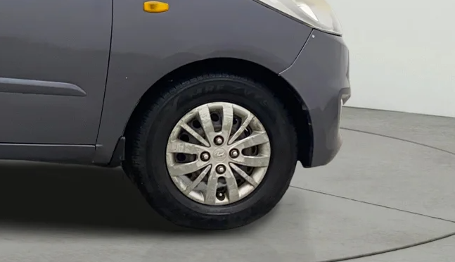 2015 Hyundai i10 SPORTZ 1.1, Petrol, Manual, 82,983 km, Right Front Wheel