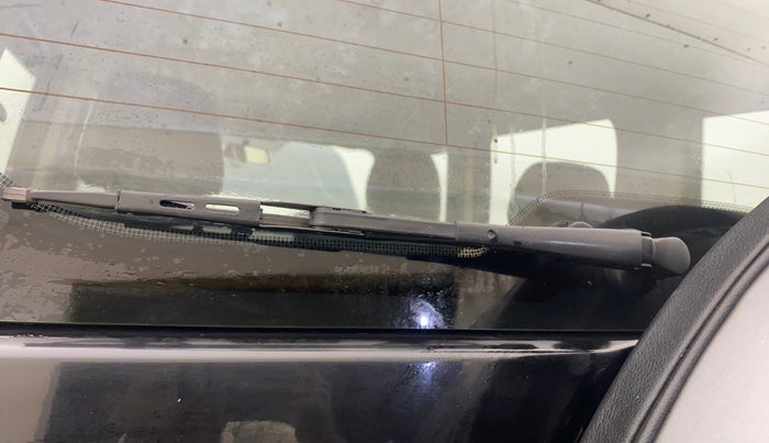 2018 Mahindra TUV300 T10, Diesel, Manual, 99,305 km, Rear Wiper