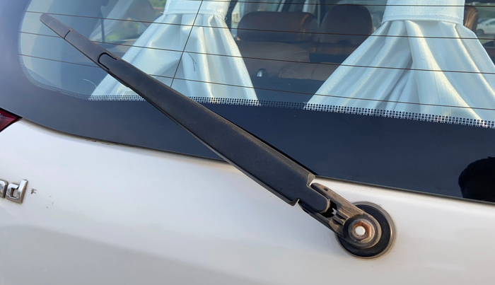 2018 Mahindra XUV500 W11 AT, Diesel, Automatic, 1,03,757 km, Rear Wiper