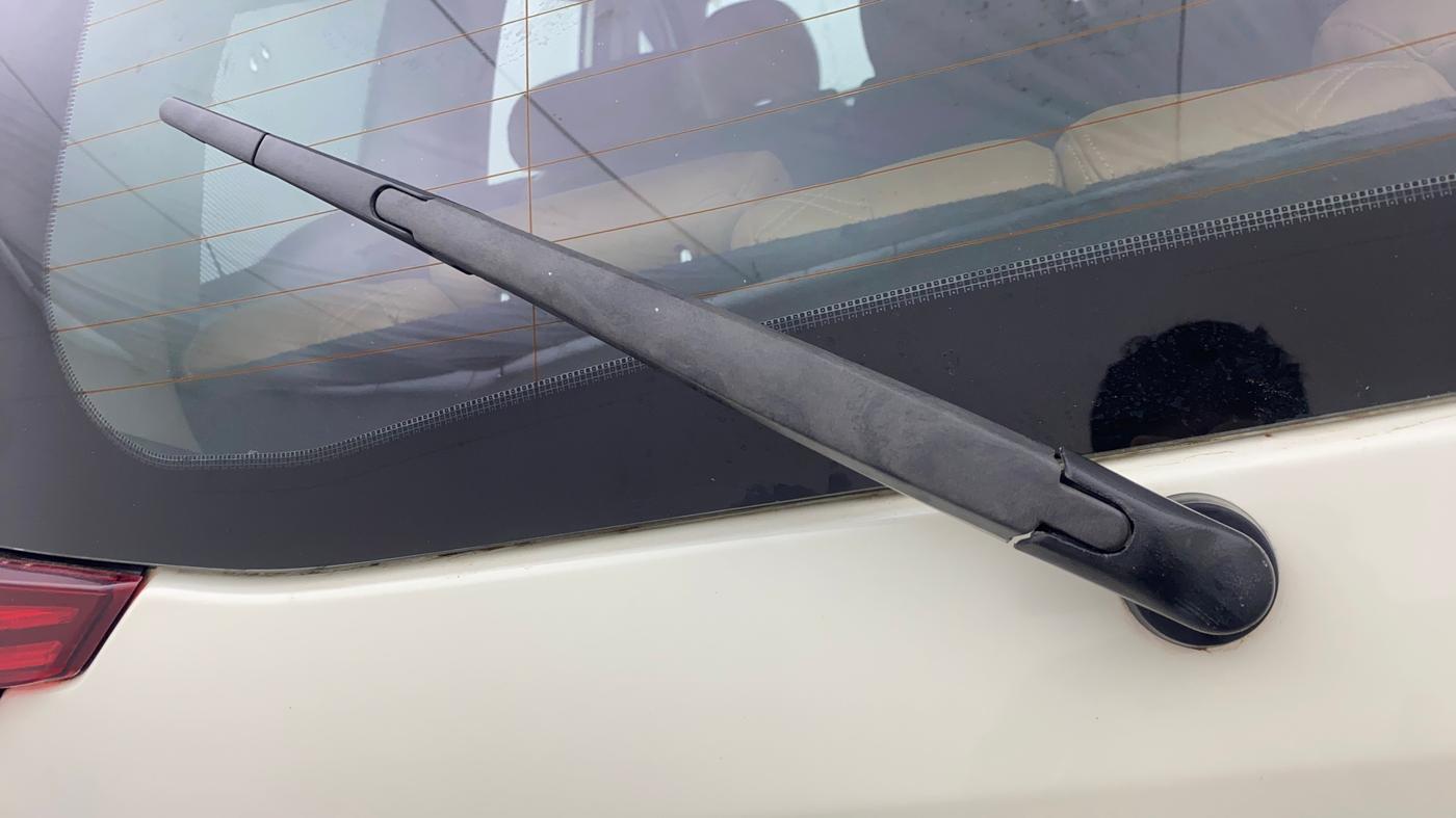 2020 Mahindra XUV500 W9, Diesel, Manual, 78,213 km, Rear Wiper