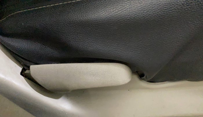 2015 Maruti Celerio VXI, Petrol, Manual, 59,078 km, Driver Side Adjustment Panel