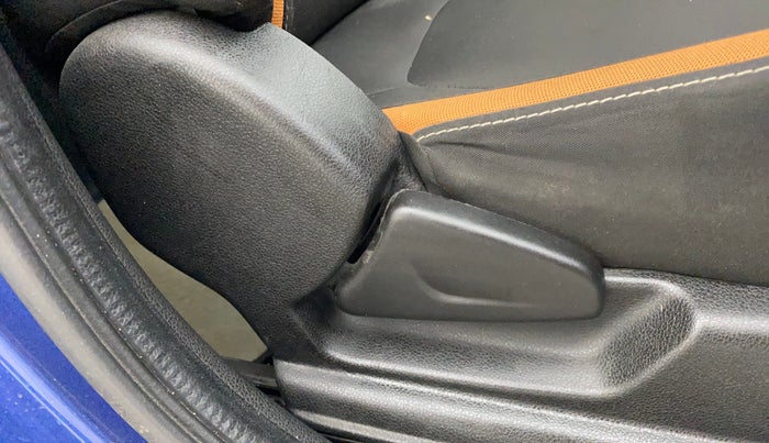2022 Renault Kwid CLIMBER AMT 1.0, Petrol, Automatic, 46,292 km, Driver Side Adjustment Panel