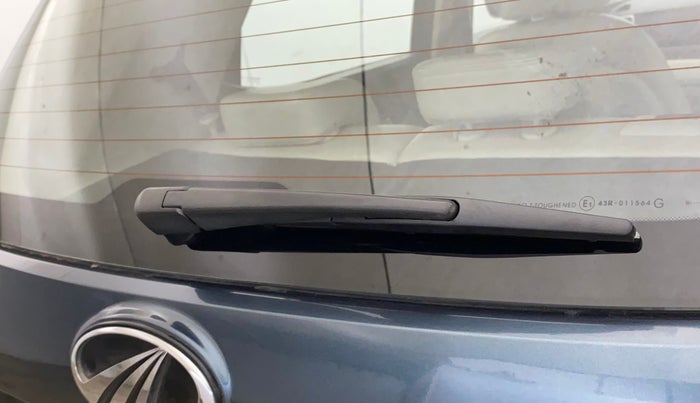 2019 Mahindra XUV300 W8 (O) 1.2 PETROL, Petrol, Manual, 50,713 km, Rear Wiper