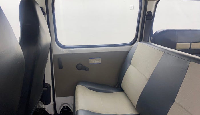 2016 Maruti Eeco 5 STR WITH A/C+HTR, CNG, Manual, 43,544 km, RHS Rear Door