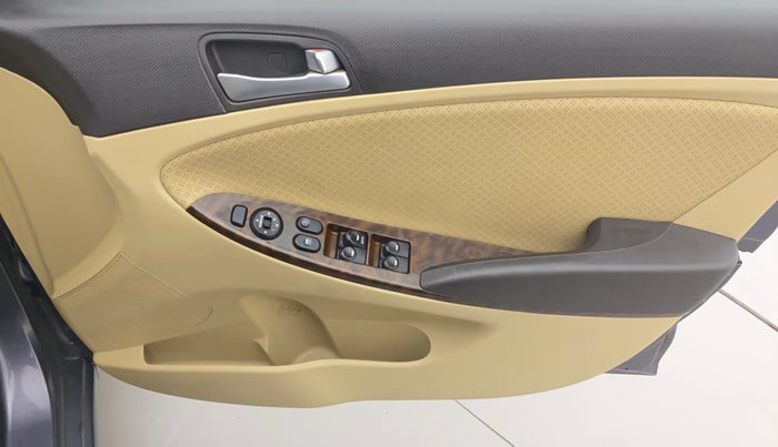 2015 Hyundai Verna 1.6 VTVT SX, Petrol, Manual, 58,144 km, Driver Side Door Panels Control