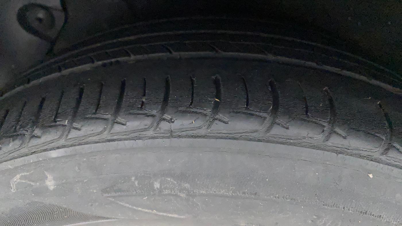 2015 Hyundai Verna 1.6 VTVT SX, Petrol, Manual, 58,144 km, Right Rear Tyre Tread