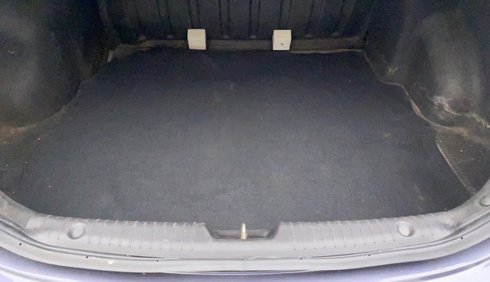 2015 Hyundai Verna 1.6 VTVT SX, Petrol, Manual, 58,144 km, Boot Inside