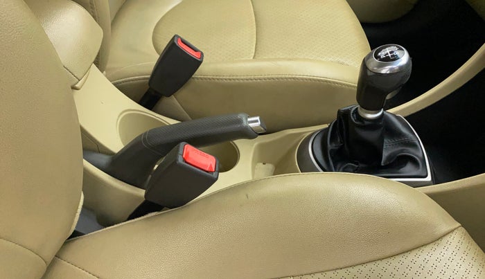 2015 Hyundai Verna 1.6 VTVT SX, Petrol, Manual, 58,144 km, Gear Lever