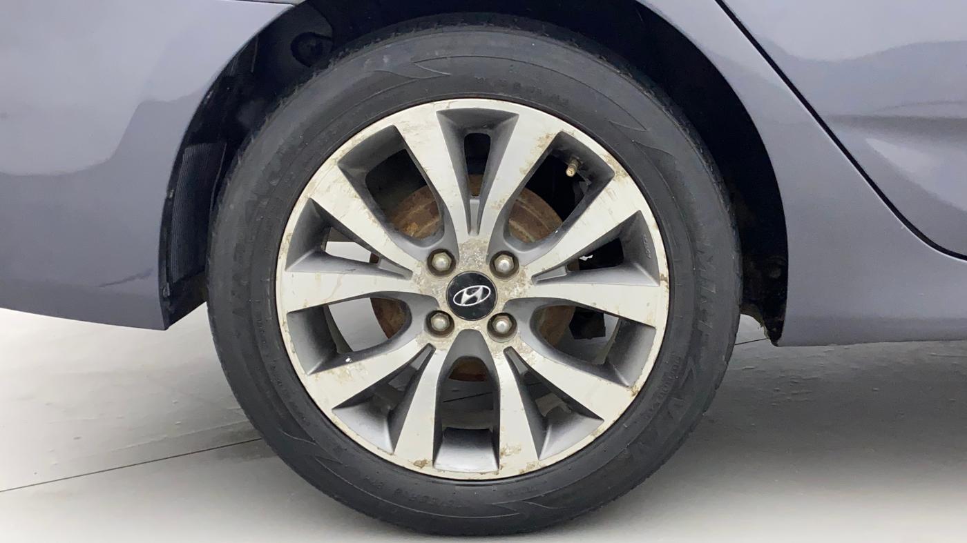 2015 Hyundai Verna 1.6 VTVT SX, Petrol, Manual, 58,144 km, Right Rear Wheel