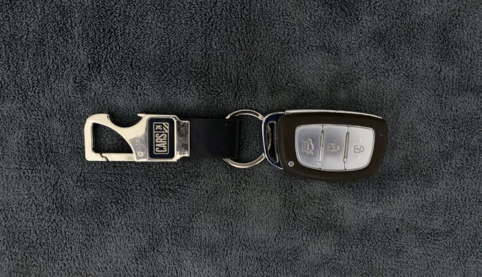 2015 Hyundai Verna 1.6 VTVT SX, Petrol, Manual, 58,144 km, Key Close Up