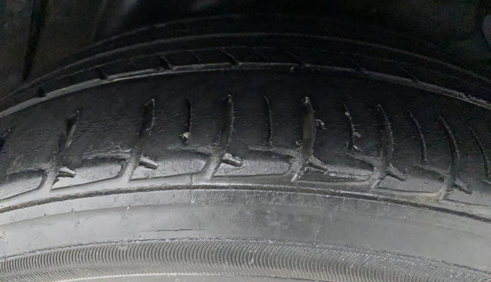 2015 Hyundai Verna 1.6 VTVT SX, Petrol, Manual, 58,144 km, Left Rear Tyre Tread