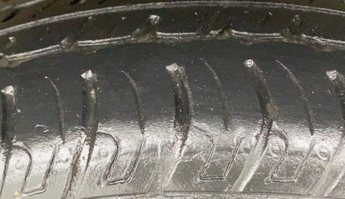 2013 Maruti Wagon R 1.0 VXI, Petrol, Manual, 38,690 km, Left Rear Tyre Tread