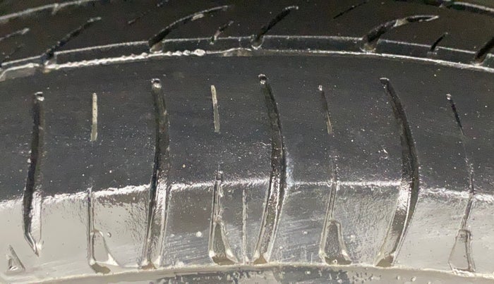 2013 Maruti Wagon R 1.0 VXI, Petrol, Manual, 38,690 km, Right Rear Tyre Tread
