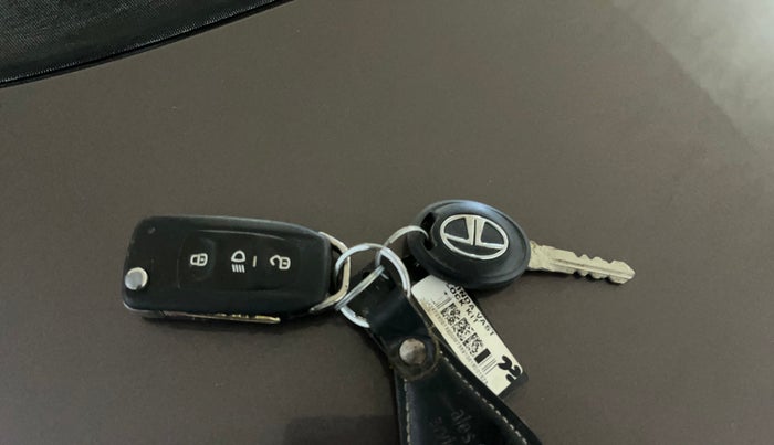 2018 Tata Tiago XT PETROL, Petrol, Manual, 72,573 km, Key Close Up
