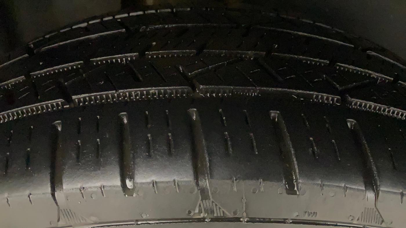 2020 MG HECTOR SHARP 2.0 DIESEL, Diesel, Manual, 1,25,836 km, Right Rear Tyre Tread