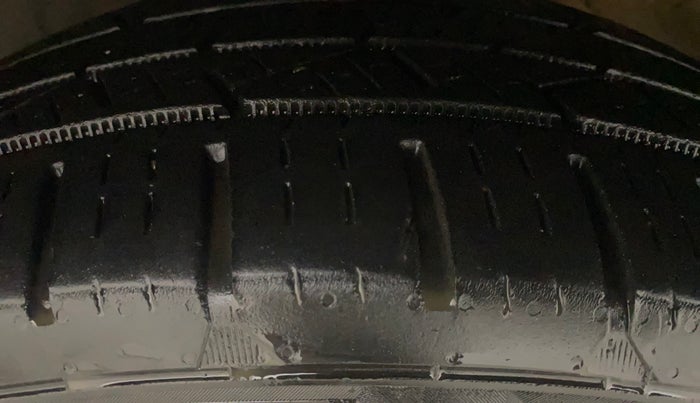 2020 MG HECTOR SHARP 2.0 DIESEL, Diesel, Manual, 1,25,669 km, Left Front Tyre Tread