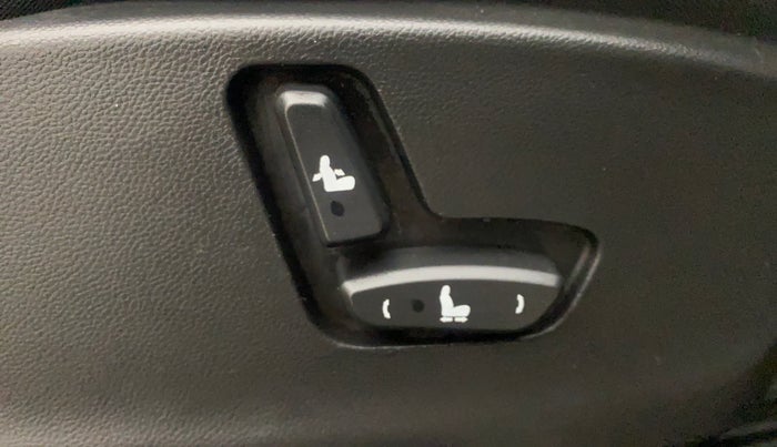 2020 MG HECTOR SHARP 2.0 DIESEL, Diesel, Manual, 1,25,669 km, Driver Side Adjustment Panel