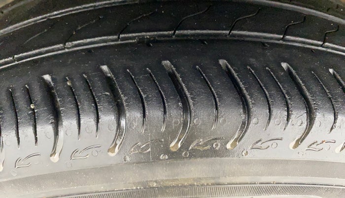 2023 Honda Amaze 1.2L I-VTEC VX CVT, Petrol, Automatic, 31,992 km, Left Front Tyre Tread