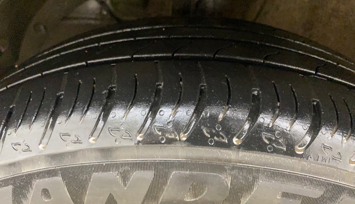 2023 Maruti XL6 ALPHA AT, Petrol, Automatic, 26,540 km, Left Front Tyre Tread