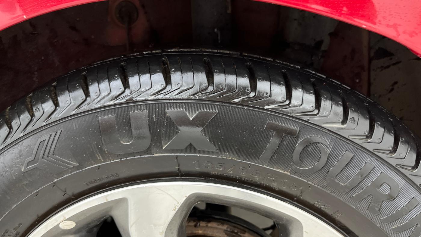 2014 Hyundai Xcent SX 1.2 (O), Petrol, Manual, 70,371 km, Left Rear Tyre Tread