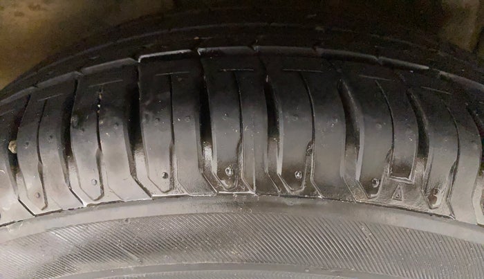 2016 Tata Tiago XZ PETROL, Petrol, Manual, 49,475 km, Left Rear Tyre Tread