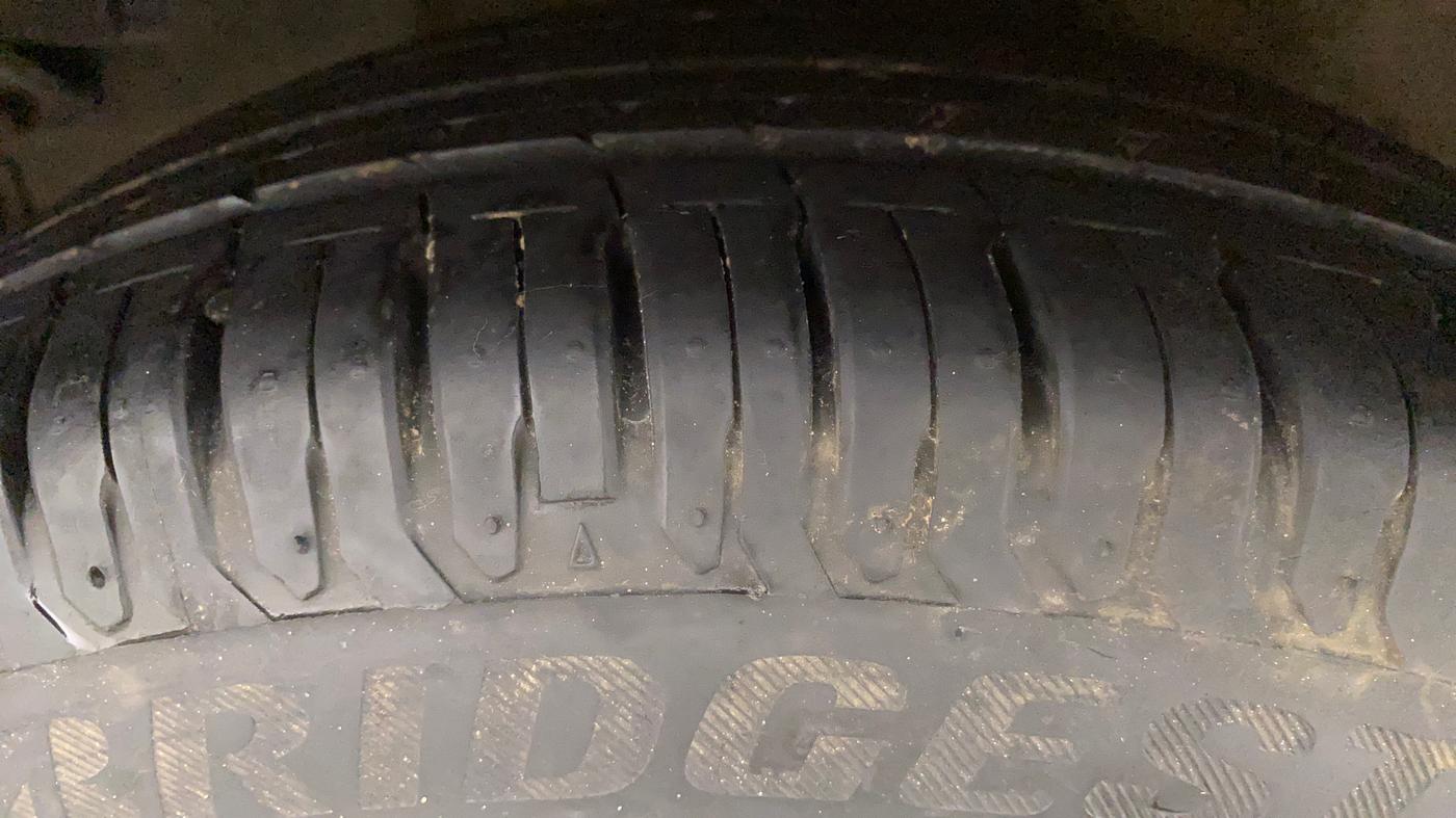 2016 Tata Tiago XZ PETROL, Petrol, Manual, 49,475 km, Right Rear Tyre Tread