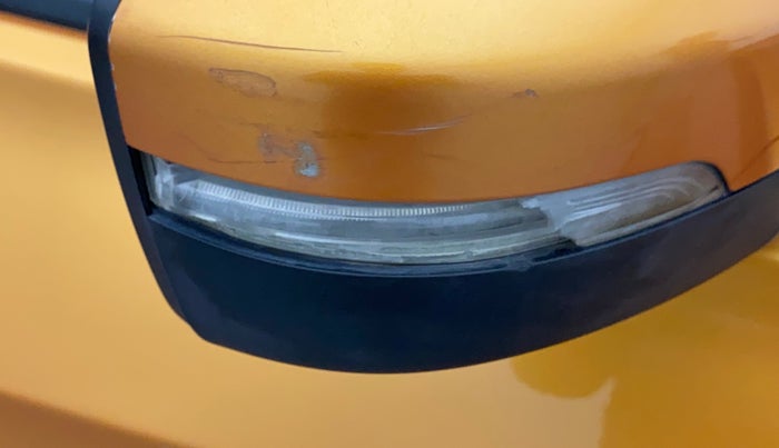 2016 Tata Tiago XZ PETROL, Petrol, Manual, 49,475 km, Right rear-view mirror - Indicator light has minor damage