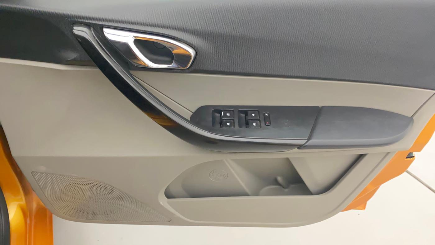 2016 Tata Tiago XZ PETROL, Petrol, Manual, 49,475 km, Driver Side Door Panels Control