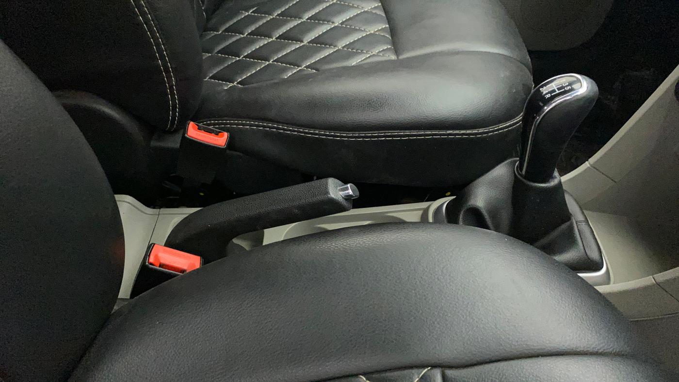 2016 Tata Tiago XZ PETROL, Petrol, Manual, 49,475 km, Gear Lever