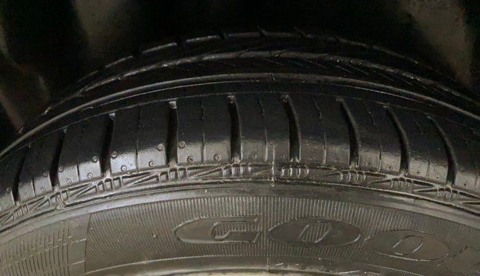 2014 Volkswagen Polo HIGHLINE1.2L, Petrol, Manual, 71,135 km, Right Rear Tyre Tread