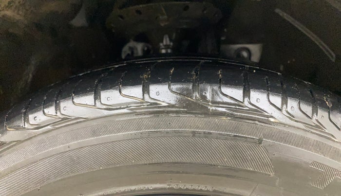 2017 Honda WR-V 1.2L I-VTEC S MT, Petrol, Manual, 1,41,916 km, Right Front Tyre Tread