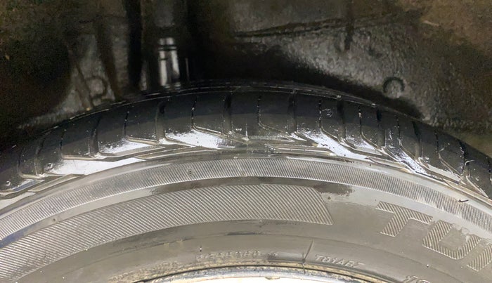 2017 Honda WR-V 1.2L I-VTEC S MT, Petrol, Manual, 1,41,916 km, Right Rear Tyre Tread