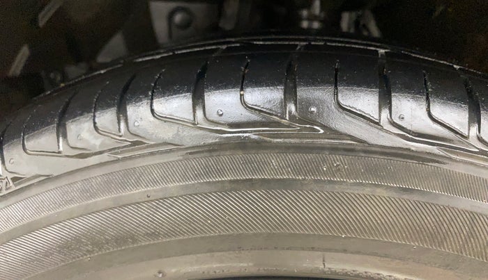 2017 Honda WR-V 1.2L I-VTEC S MT, Petrol, Manual, 1,41,916 km, Left Front Tyre Tread