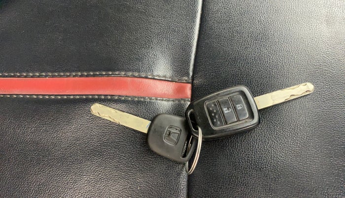 2017 Honda WR-V 1.2L I-VTEC S MT, Petrol, Manual, 1,41,916 km, Key Close Up