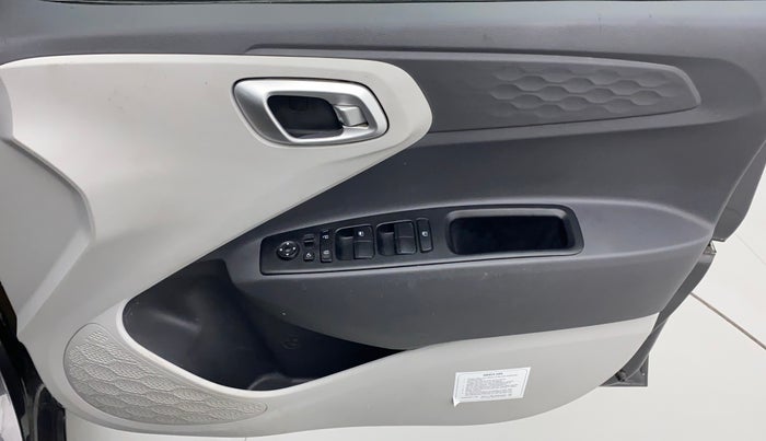 2022 Hyundai GRAND I10 NIOS SPORTZ 1.2 KAPPA VTVT CNG, CNG, Manual, 11,915 km, Driver Side Door Panels Control