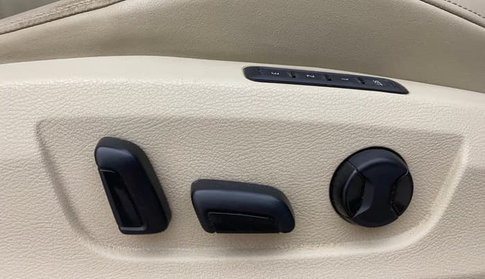 2018 Skoda Superb STYLE 1.8 TSI AT, Petrol, Automatic, 79,172 km, Driver Side Adjustment Panel
