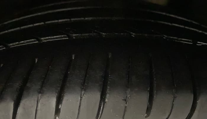 2018 Skoda Superb STYLE 1.8 TSI AT, Petrol, Automatic, 79,172 km, Right Rear Tyre Tread