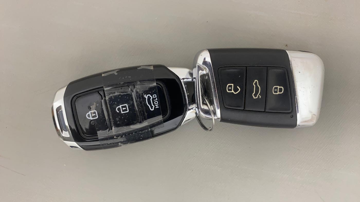 2018 Skoda Superb STYLE 1.8 TSI AT, Petrol, Automatic, 79,172 km, Key Close Up
