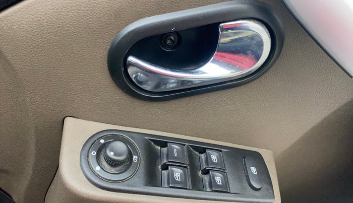 2017 Renault Duster 110 PS RXZ 4X2 AMT DIESEL, Diesel, Automatic, 27,538 km, Driver Side Door Panels Control