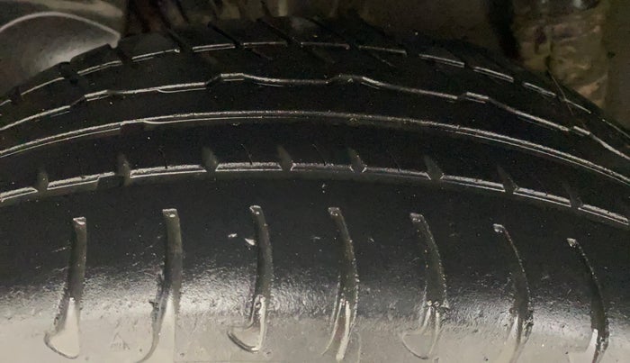 2017 Renault Duster 110 PS RXZ 4X2 AMT DIESEL, Diesel, Automatic, 27,538 km, Right Rear Tyre Tread