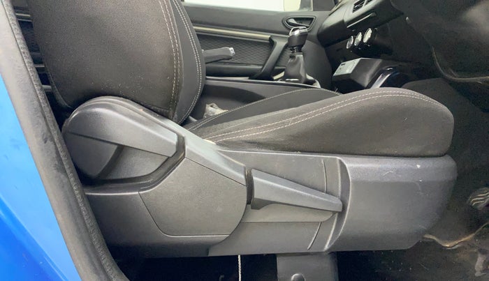 2021 Renault Kiger RXZ TURBO MT, Petrol, Manual, 63,106 km, Driver Side Adjustment Panel