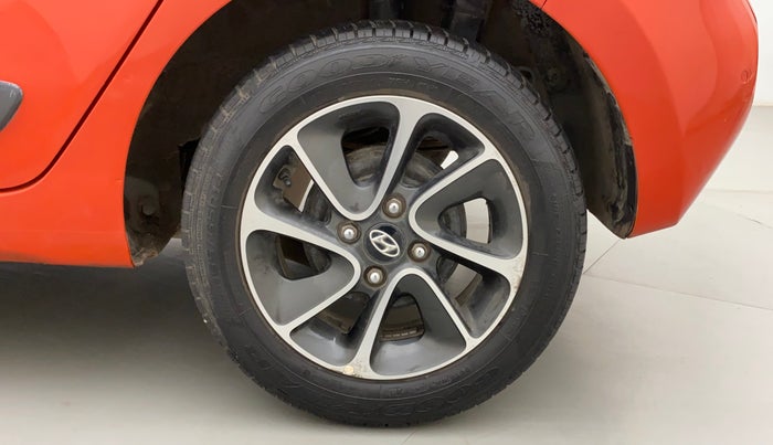 2017 Hyundai Grand i10 SPORTZ (O) AT 1.2 KAPPA VTVT, Petrol, Automatic, 17,864 km, Left Rear Wheel
