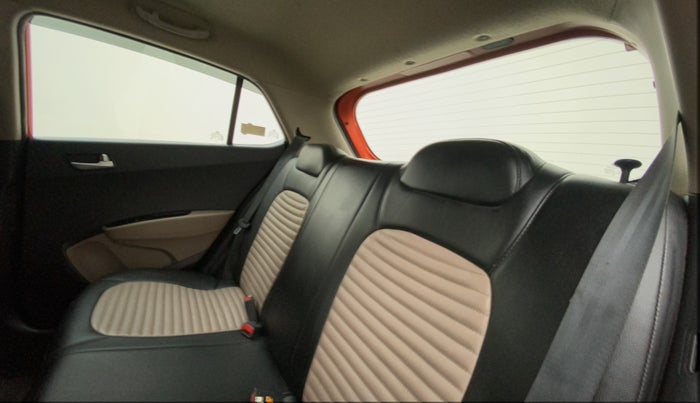 2017 Hyundai Grand i10 SPORTZ (O) AT 1.2 KAPPA VTVT, Petrol, Automatic, 17,864 km, Right Side Rear Door Cabin