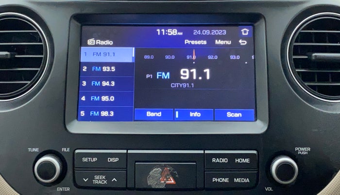 2017 Hyundai Xcent SX 1.2, Petrol, Manual, 68,666 km, Infotainment System