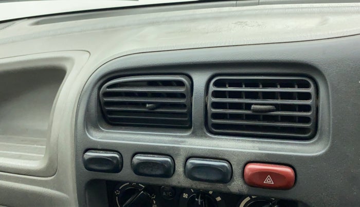 2010 Maruti Alto K10 VXI, Petrol, Manual, 37,141 km, AC Unit - Front vent has minor damage
